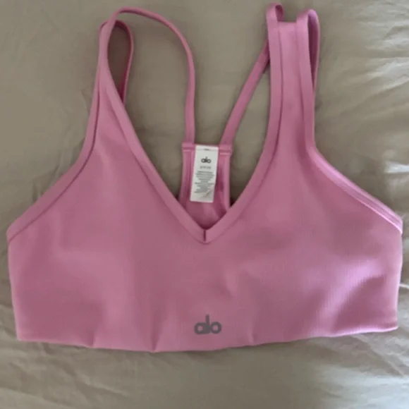 Alo brand new without tags Airlift Ribbed Jump Start V-Neck Bra - Sweet Pink - Picture 2 of 5